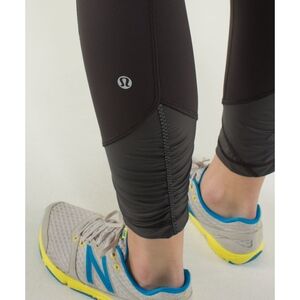 Lululemon - Black Pace Queen Tight